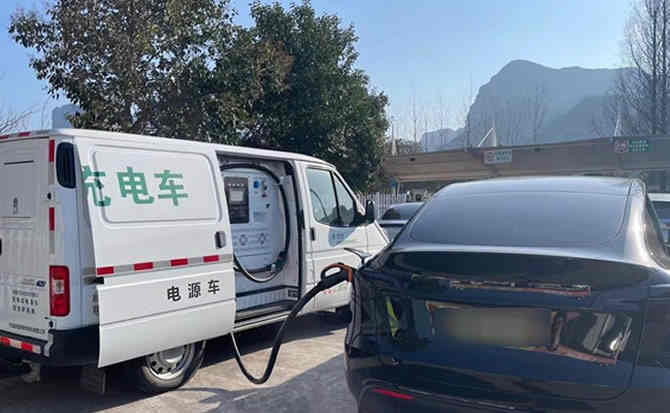 万载汽车搭电