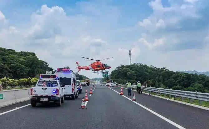 万载高速公路汽车救援案例